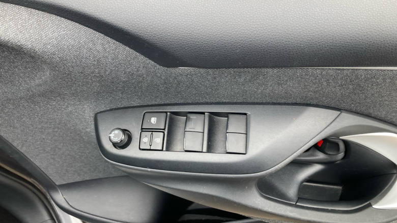 Toyota Yaris 1.5 Hybrid Design 5dr CVT Hybrid Hatchback